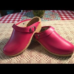 Authentic Hanna Andersson Clogs •Pink• Like New!